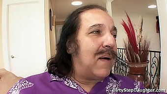 Ron Jeremy'Nin Çarpıcı Genç Üvey Kızı Lynn Love Ile Samimi Bir Karşılaşması