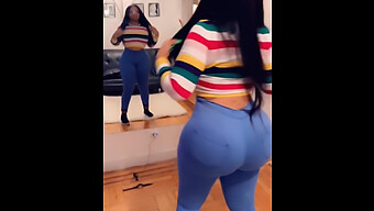 Faphouse'Un En Iyi Poposu Sallanır Ve Twerk Yapılır